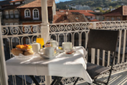 Trovador City Guest House
