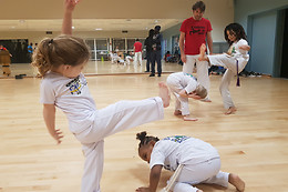 CAPOEIRA NO CORPO