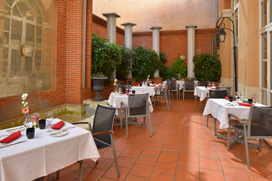 PLAZA HOTEL CAPITOLE TOULOUSE - photo 3