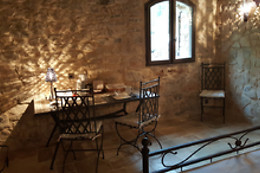 Le donjon des combes et cabane du Pioupiou