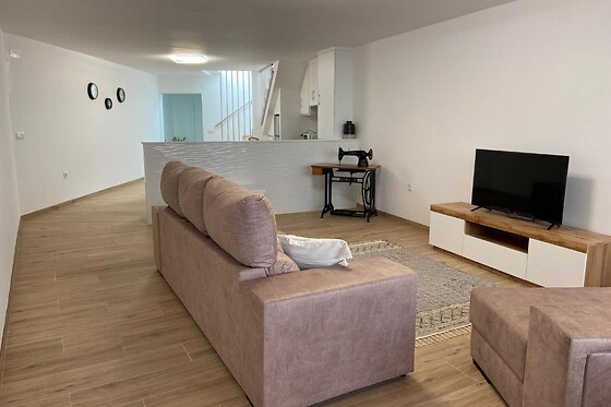 Singer’s Lounge - photo 5