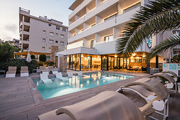 INSTANTS BOUTIQUE HOTEL
