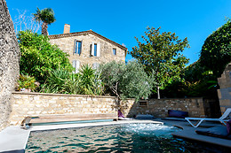 Hostellerie Le Castellas / Maison du Barry
