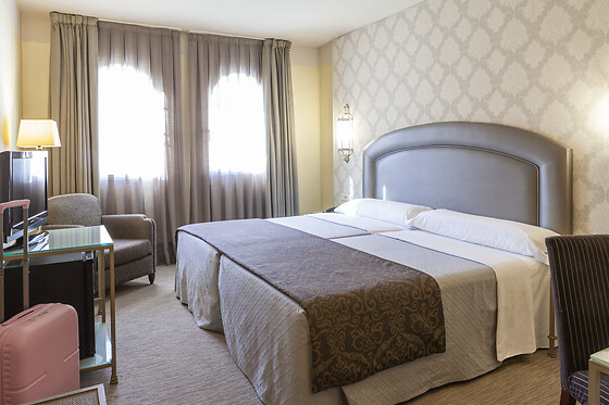 HOTEL MACIA ALFAROS - photo 1