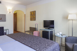 HOTEL MACIA ALFAROS