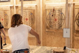 THE AXE THROWING CLUB