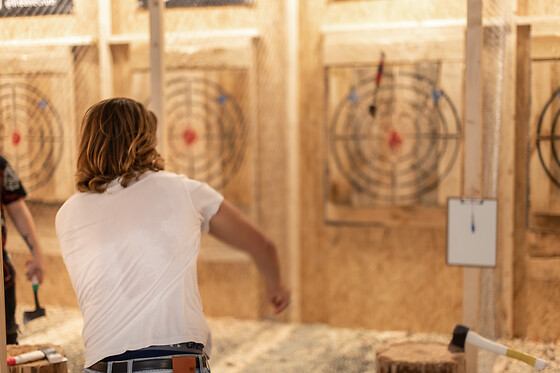 THE AXE THROWING CLUB - photo 10