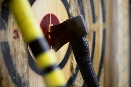 THE AXE THROWING CLUB