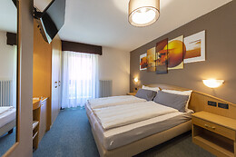 Flos Hotel