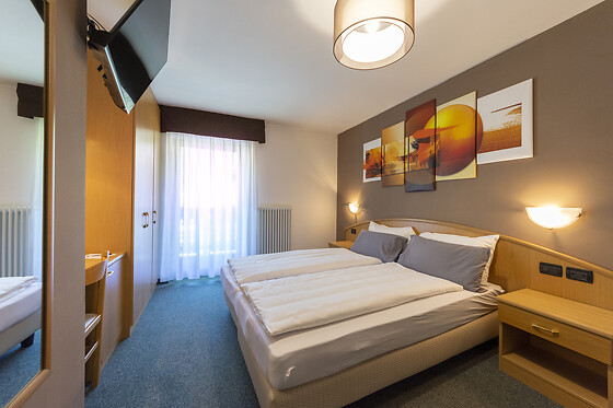 Flos Hotel - photo 1