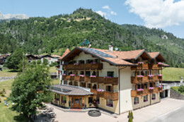 Flos Hotel