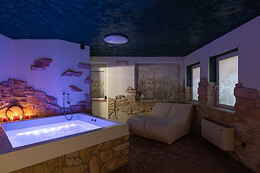 Flos Hotel
