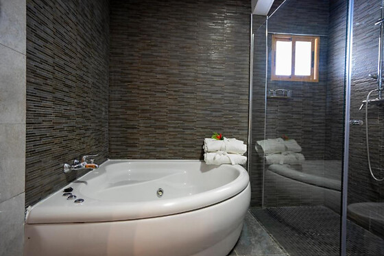 HOTEL LOS BARRUECOS - photo 2
