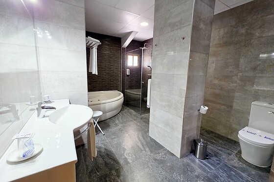 HOTEL LOS BARRUECOS - photo 8