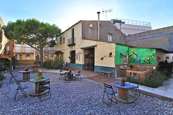 MUCHA MASIA HOSTEL RURAL-URBÀ - photo 2