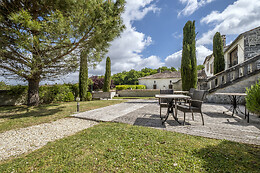 Hotel The Originals Le Relais de Saint-Preuil