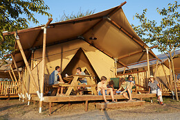 NAUTIC ALMATA CAMPING
