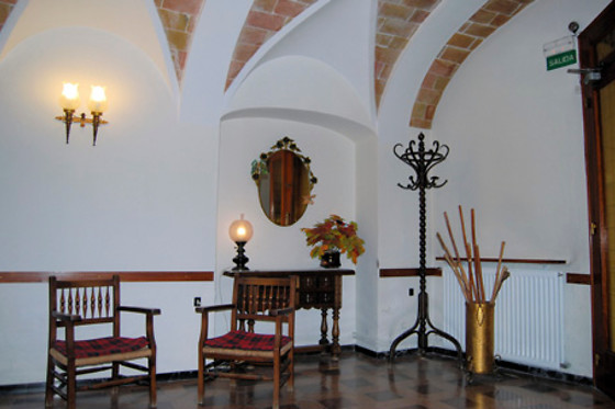 HOSTAL FABRELLAS - photo 2