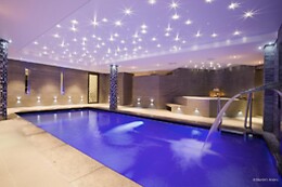 Martin's Manoir ***