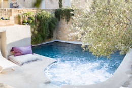 Hostellerie Le Castellas / Maison du Barry