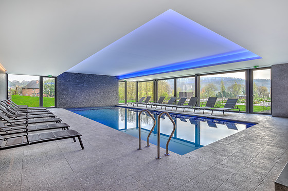 R hotel experiences - photo 1