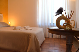 S. Faustino Rooms