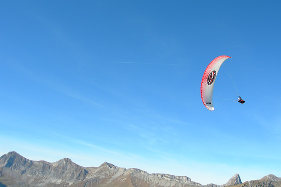 Paragliding Gstaad Switzerland - photo 0
