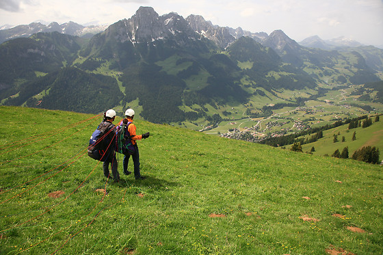Paragliding Gstaad Switzerland - photo 2