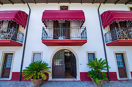Vitti’s Home