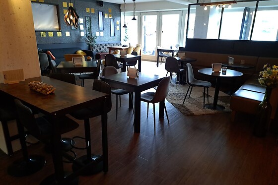 Emiclaer's Bistro 'n Lounge - photo 3