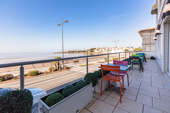 Hotel The Originals Royan Miramar - photo 4