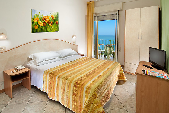 Hotel Gloria - photo 1