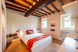 Emilio's Rooms